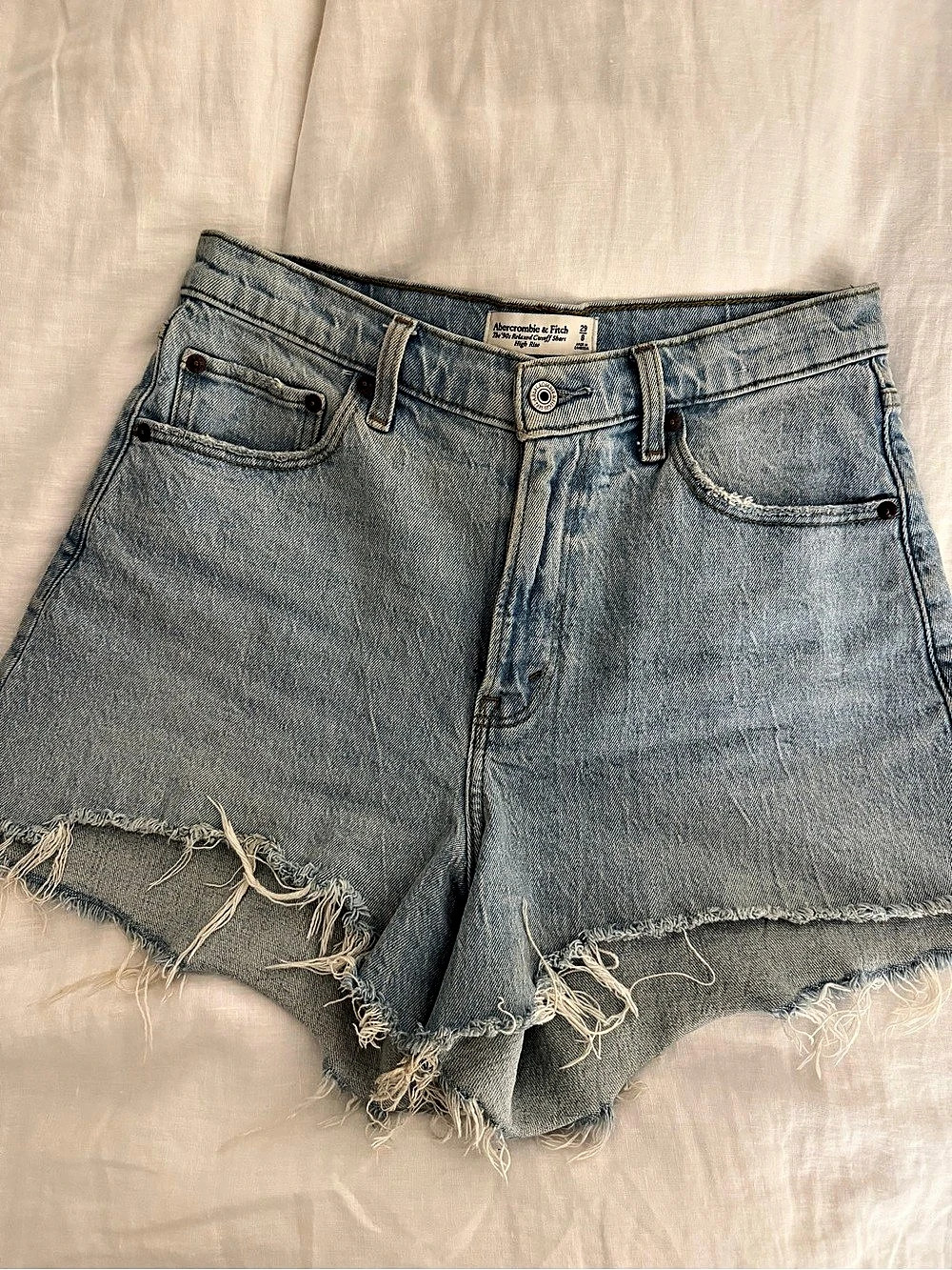 Abercrombie & Fitch The '90s Relaxed Cutoff Short High Rise